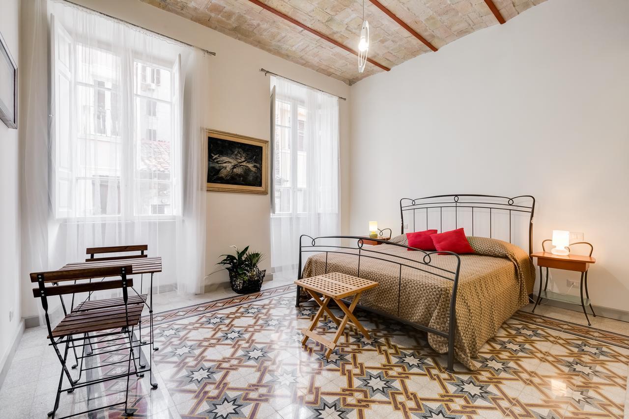 Monti Colosseum Apartment Рим Экстерьер фото
