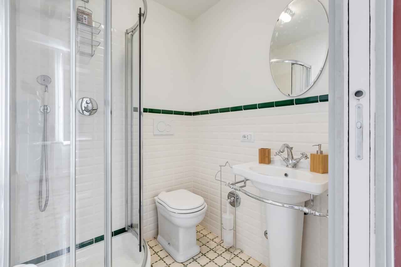 Monti Colosseum Apartment Рим Экстерьер фото
