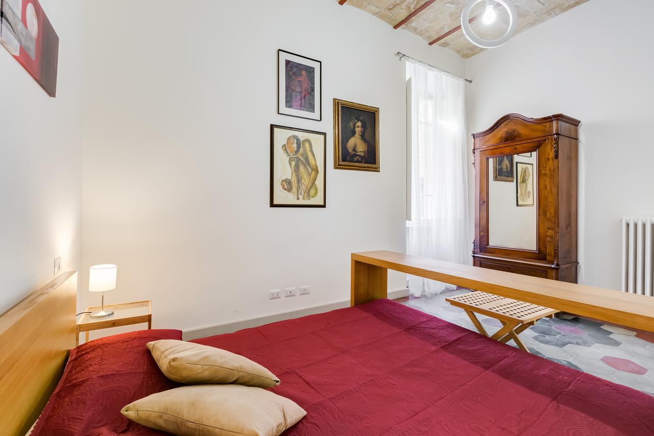 Monti Colosseum Apartment Рим Экстерьер фото